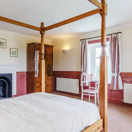 4 Bed In Padstow Penda Holiday home