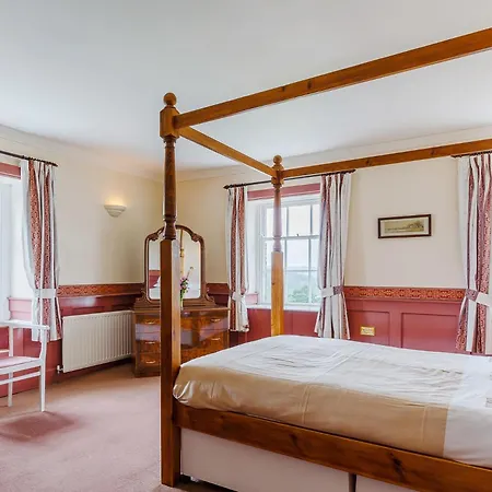 4 Bed In Padstow Penda Holiday home Egloshayle